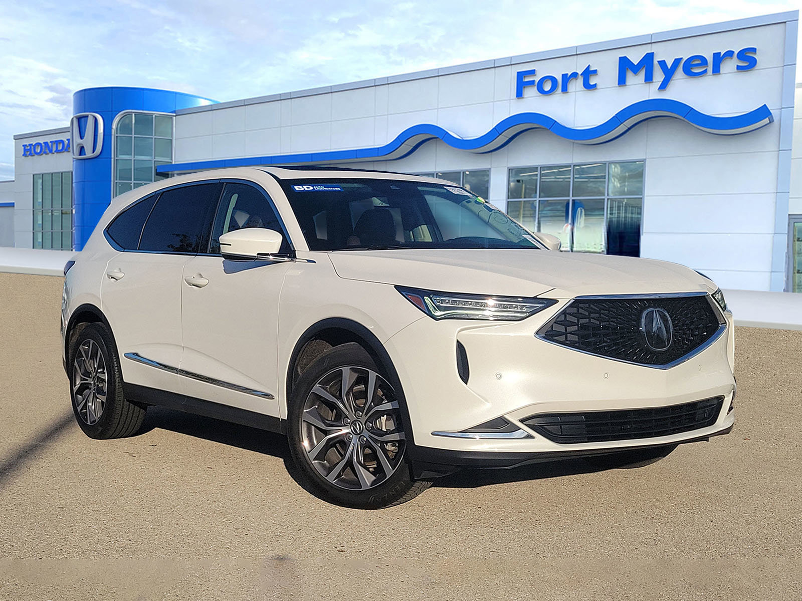Used 2023 Acura MDX SH-AWD w/ Technology Package image 1