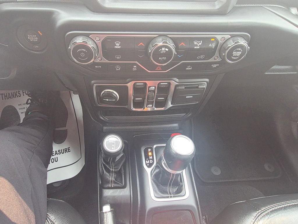 Used 2020 Jeep Gladiator Overland AWD/4WD image 14