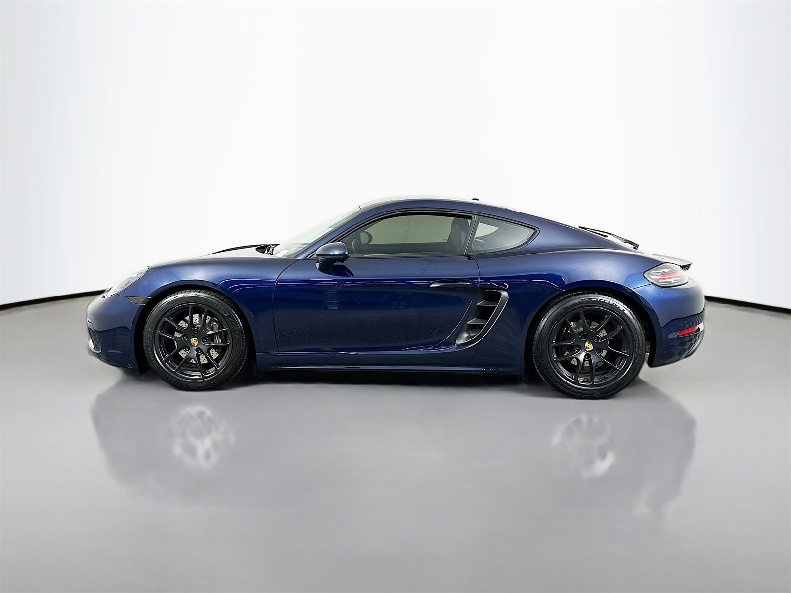 Used 2018 Porsche 718 Cayman image 4