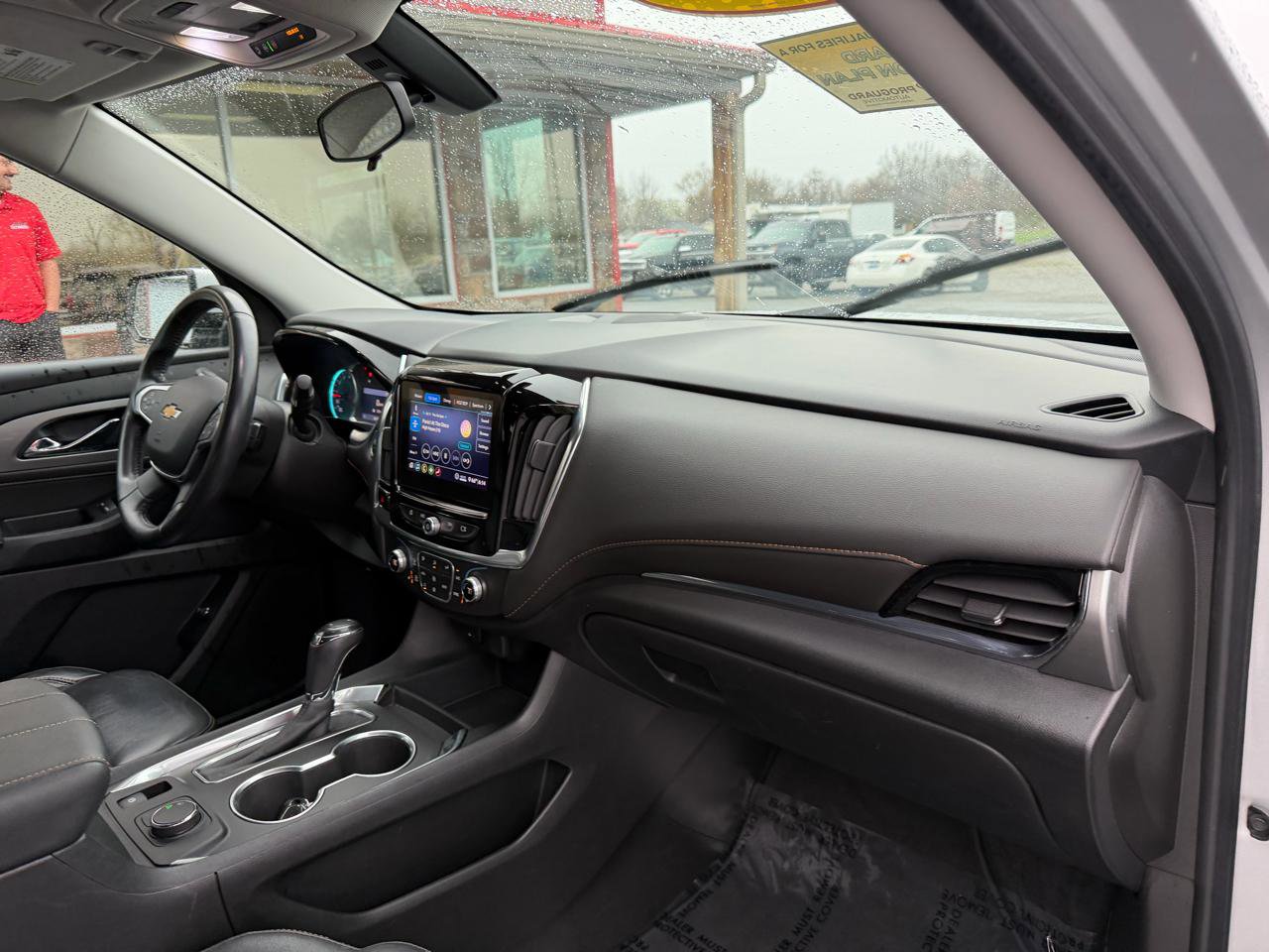 Used 2020 Chevrolet Traverse LT image 26