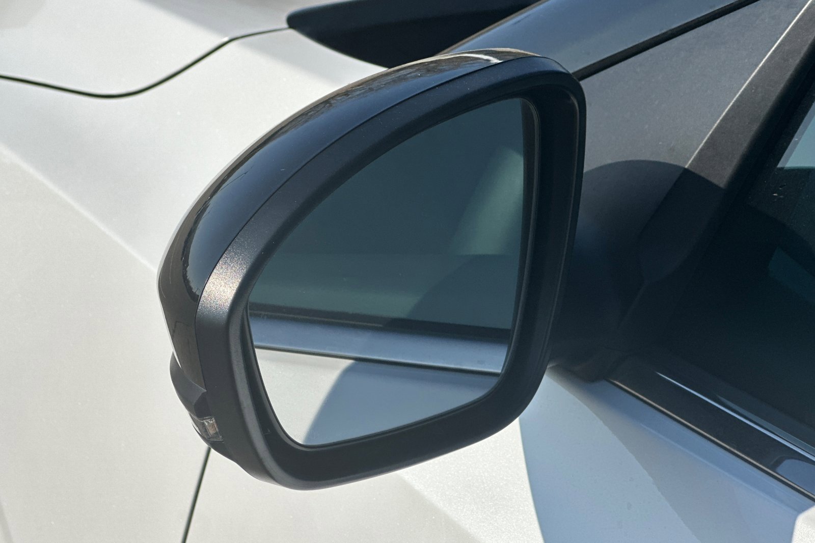 Used 2025 Nissan Sentra SR w/ SR Premium Package image 53