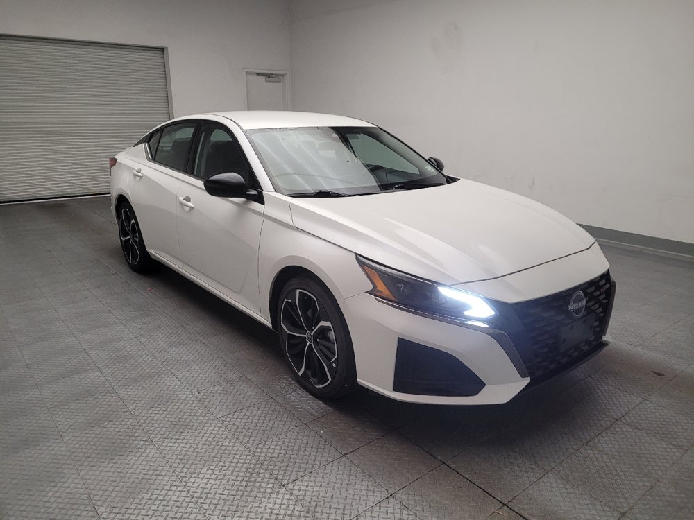 Used 2024 Nissan Altima 2.5 SR FWD image 13