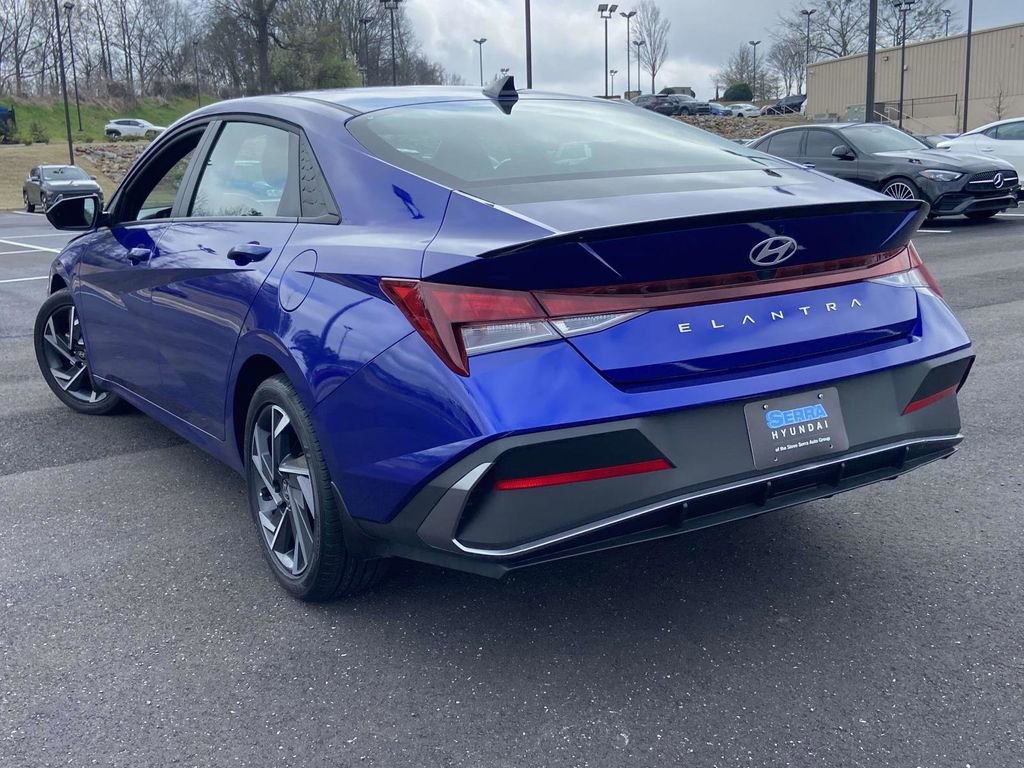 Certified 2025 Hyundai Elantra Sport image 5