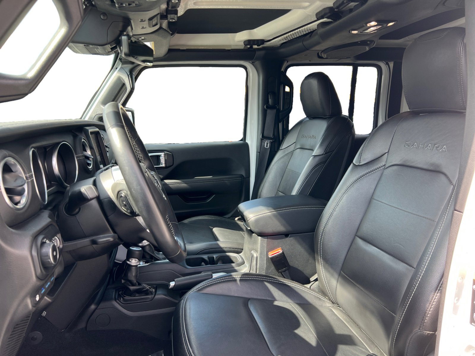Used 2022 Jeep Wrangler Unlimited Sahara w/ Safety Group image 9