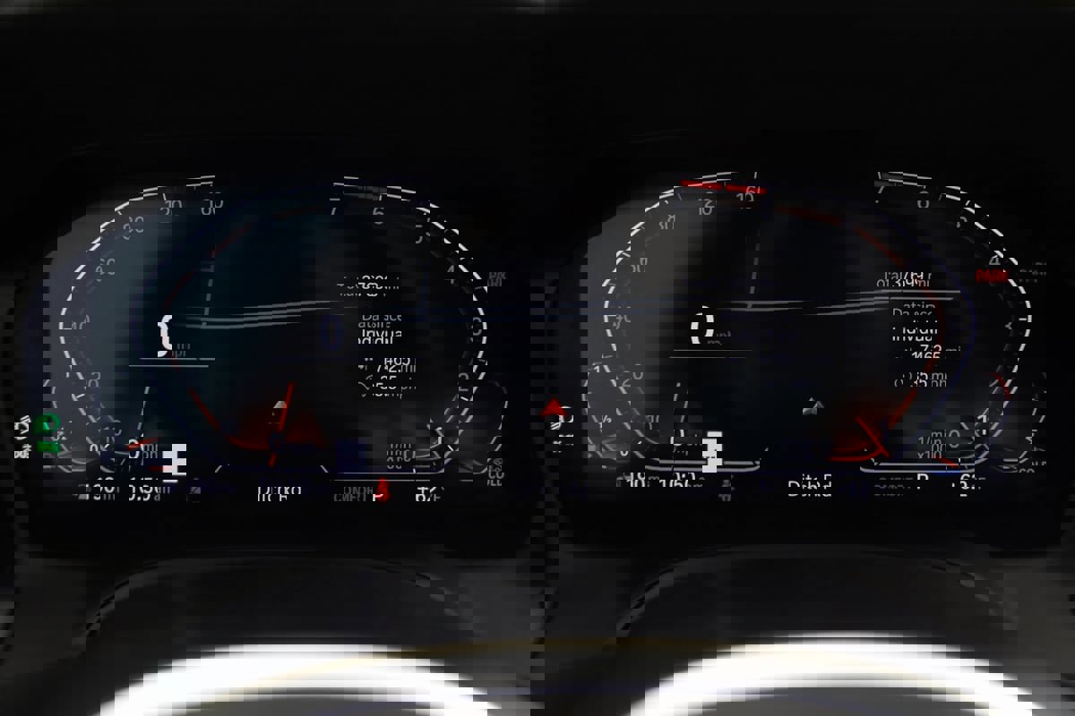 Used 2022 BMW 330i xDrive Sedan w/ M Sport Package image 17