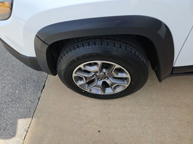 Used 2021 Jeep Cherokee Trailhawk w/ Comfort/Convenience Group image 12