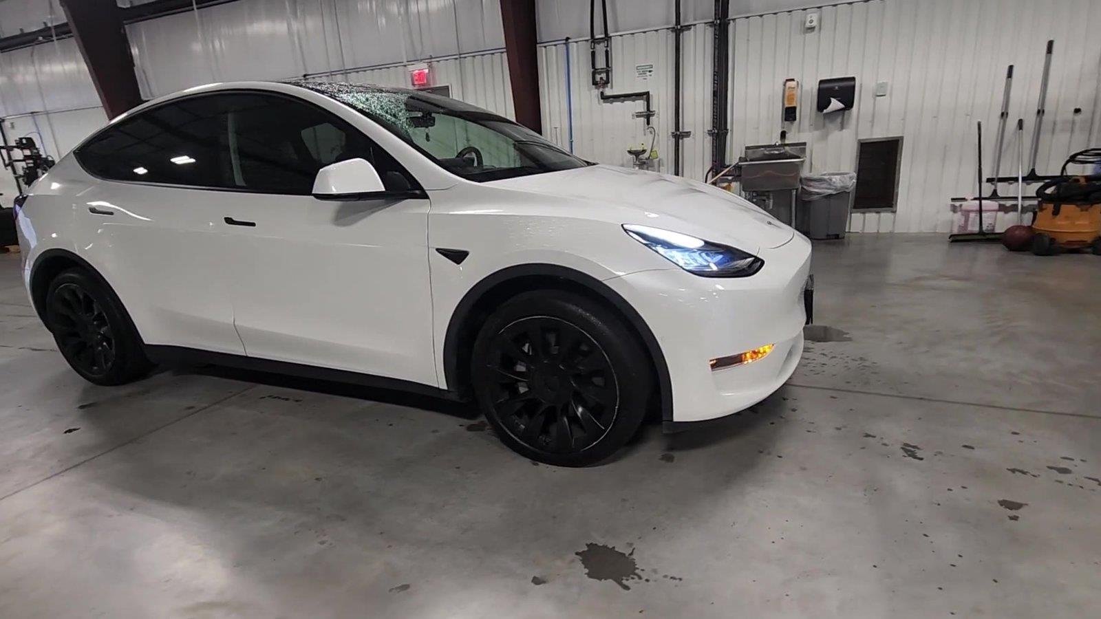 Used 2021 Tesla Model Y Long Range AWD/4WD image 2