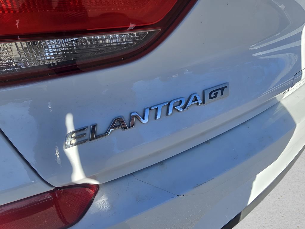 Used 2018 Hyundai Elantra GT image 18