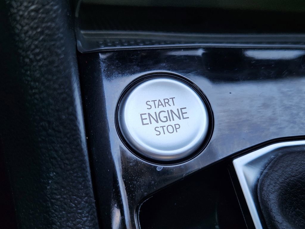 Certified 2023 Volkswagen Taos SEL AWD/4WD image 17