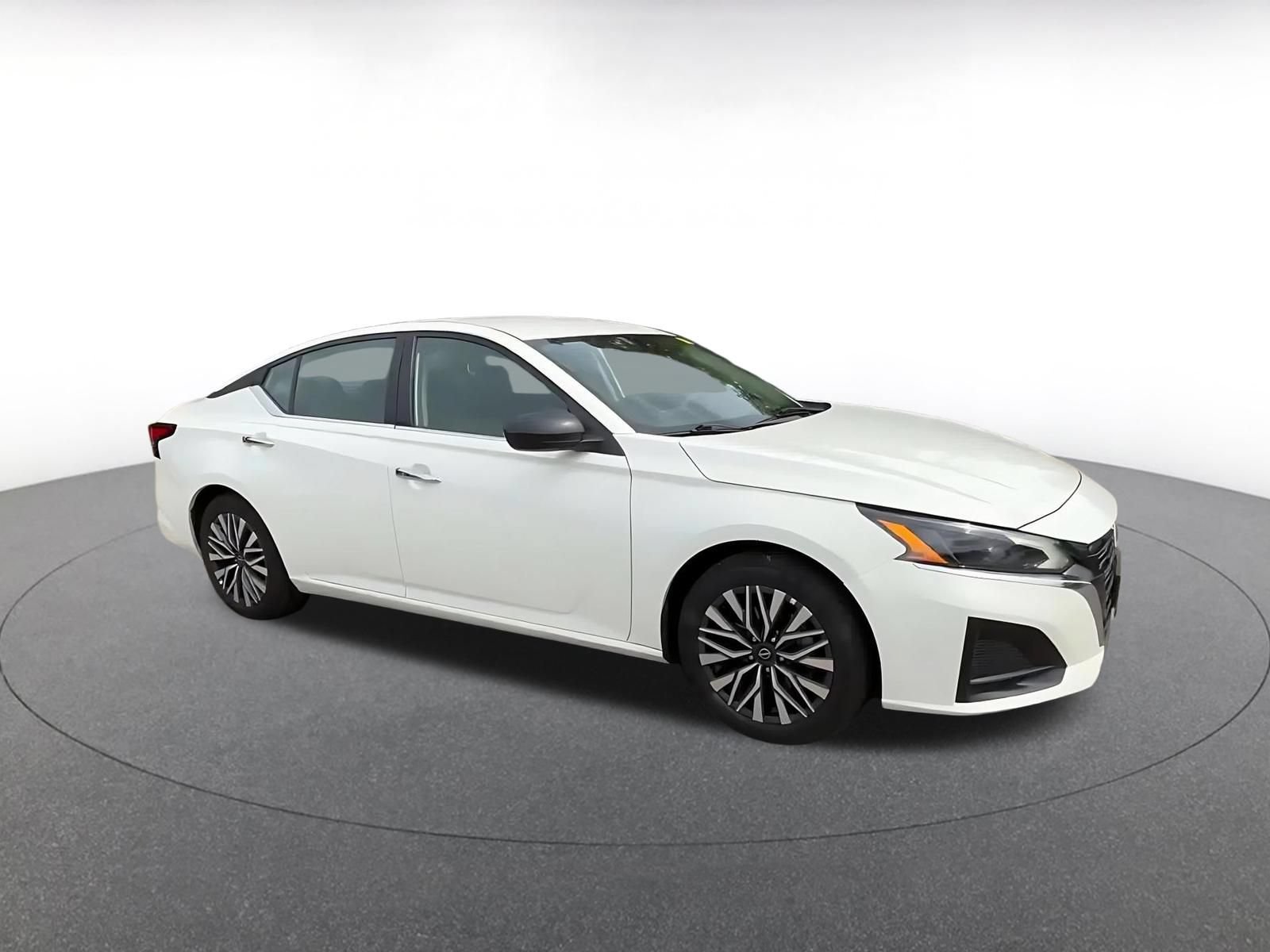 Used 2025 Nissan Altima 2.5 SV FWD video 2