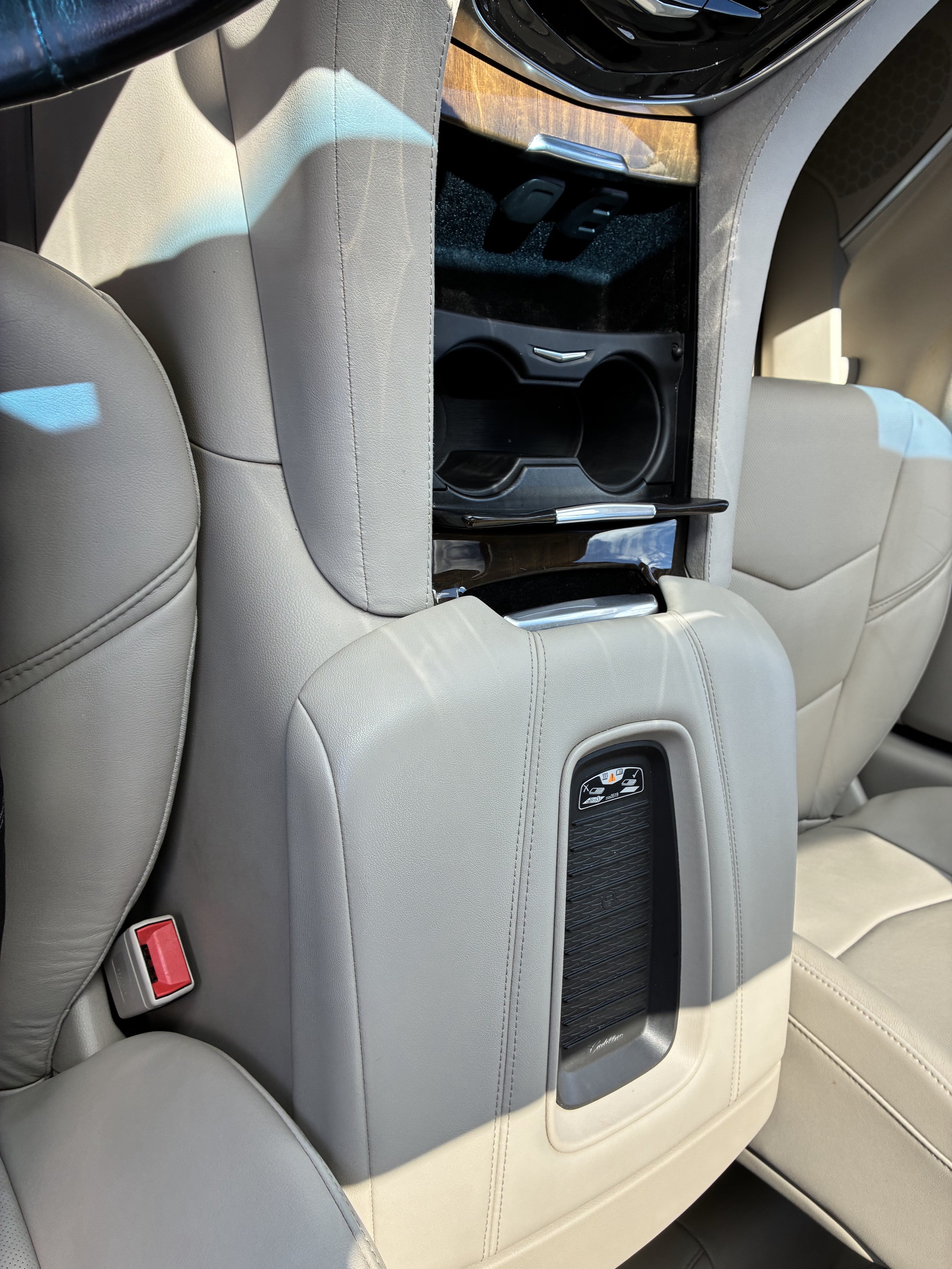 Used 2019 Cadillac Escalade ESV Premium Luxury AWD/4WD image 38