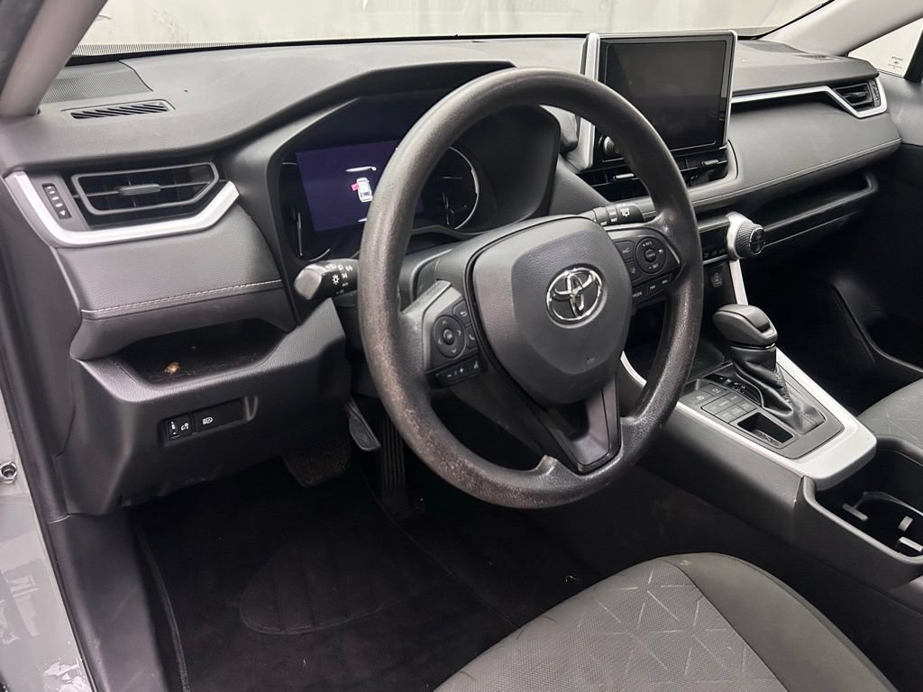 Used 2023 Toyota RAV4 XLE AWD/4WD image 11
