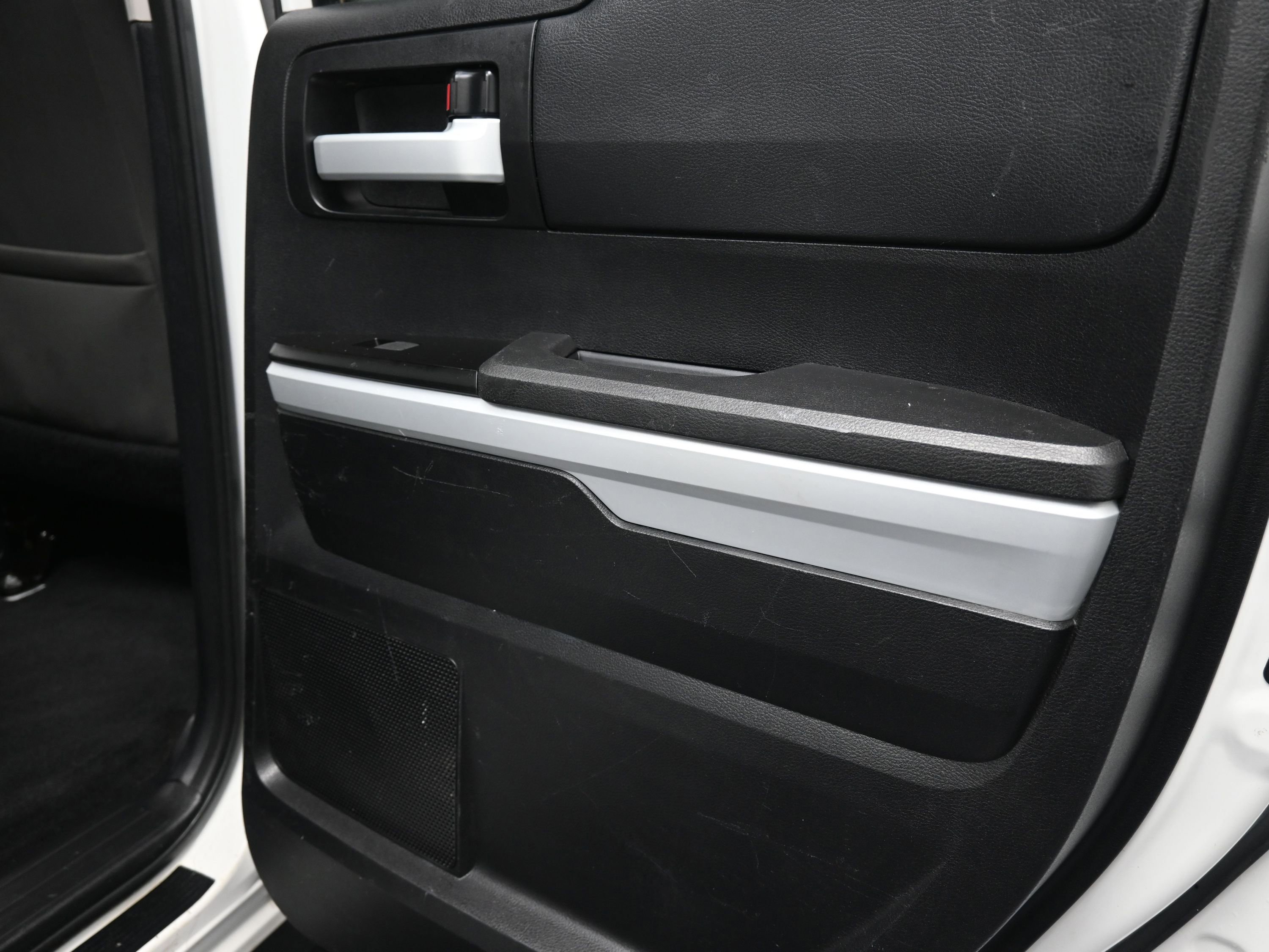 Used 2018 Toyota Tundra SR5 image 23