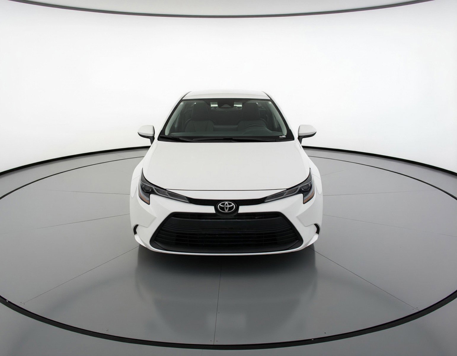 Used 2025 Toyota Corolla LE image 2