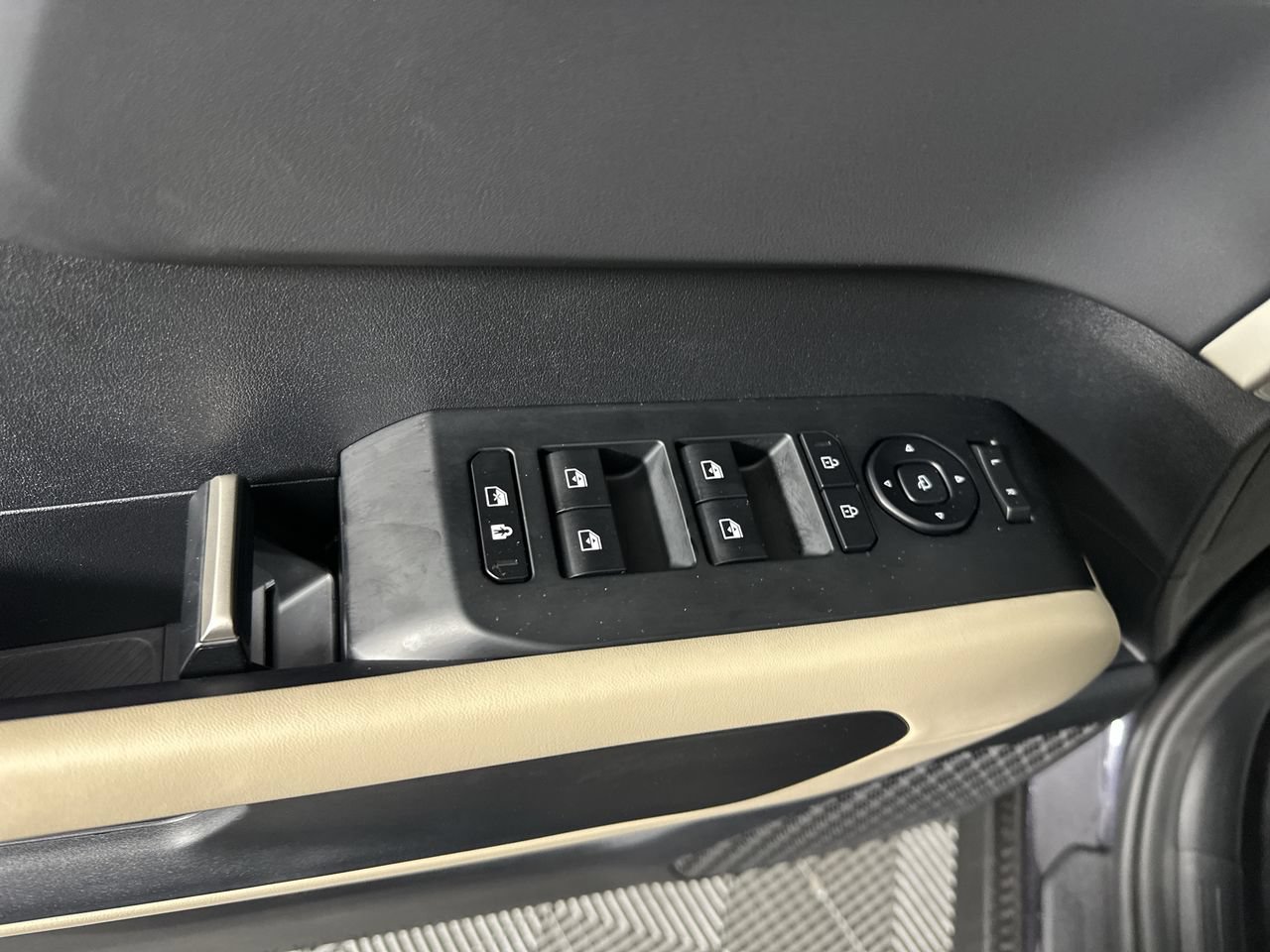 New 2027 Kia Telluride EX FWD image 3