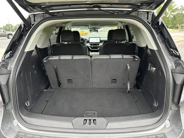Used 2025 Ford Explorer Active w/ Active Comfort Package image 8