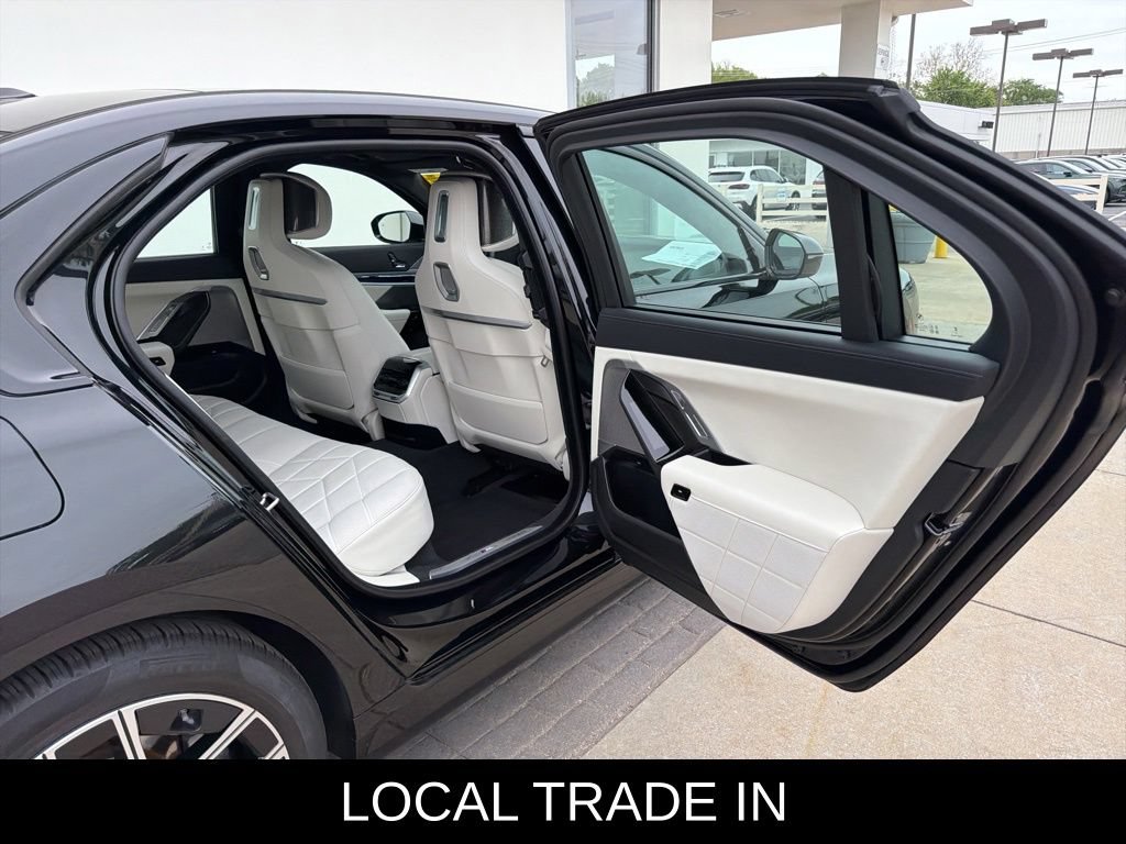 Used 2025 BMW 760i xDrive AWD/4WD image 10