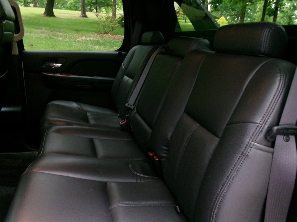 Used 2012 Chevrolet Avalanche LS w/ All-Star Edition AWD/4WD image 31