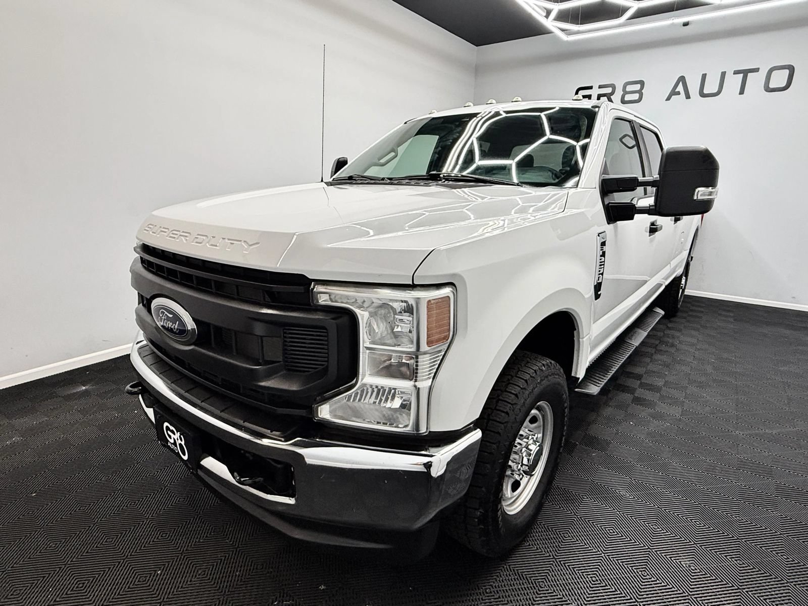 Used 2022 Ford F250 XL w/ Power Equipment Group AWD/4WD image 3