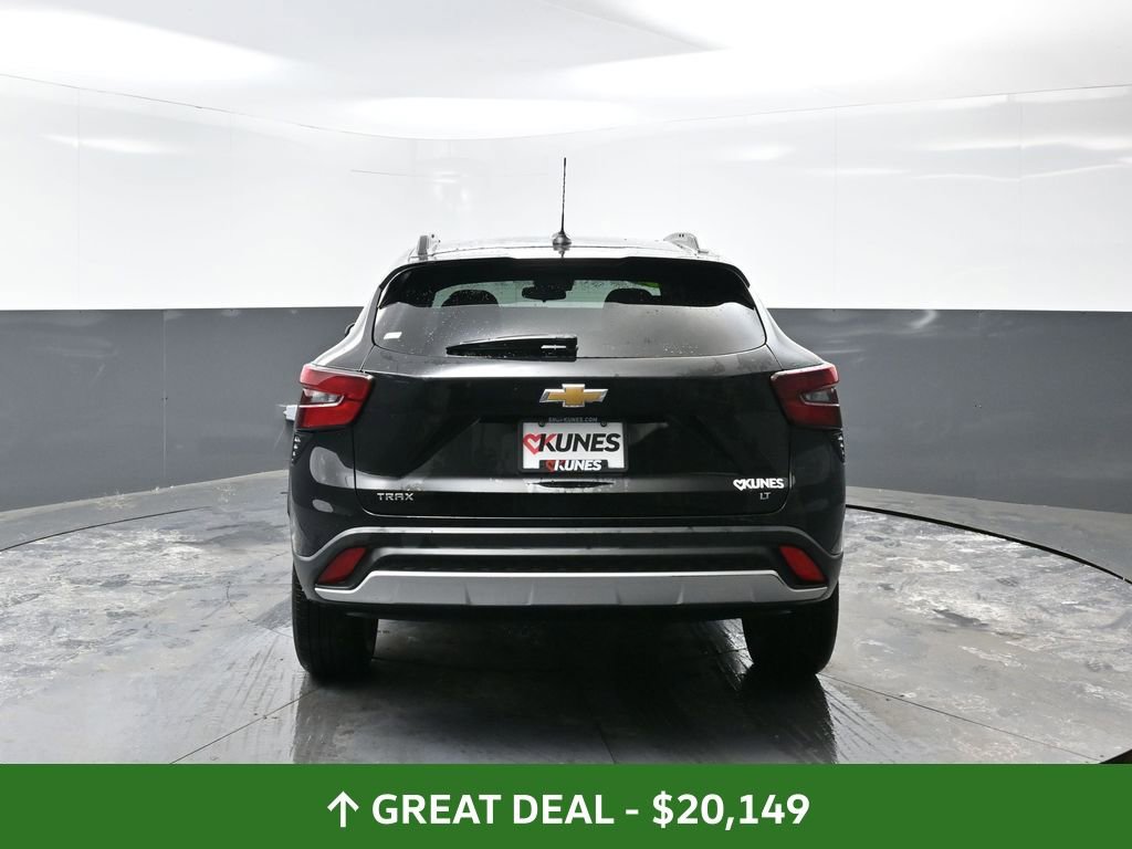 Used 2025 Chevrolet Trax LT image 13