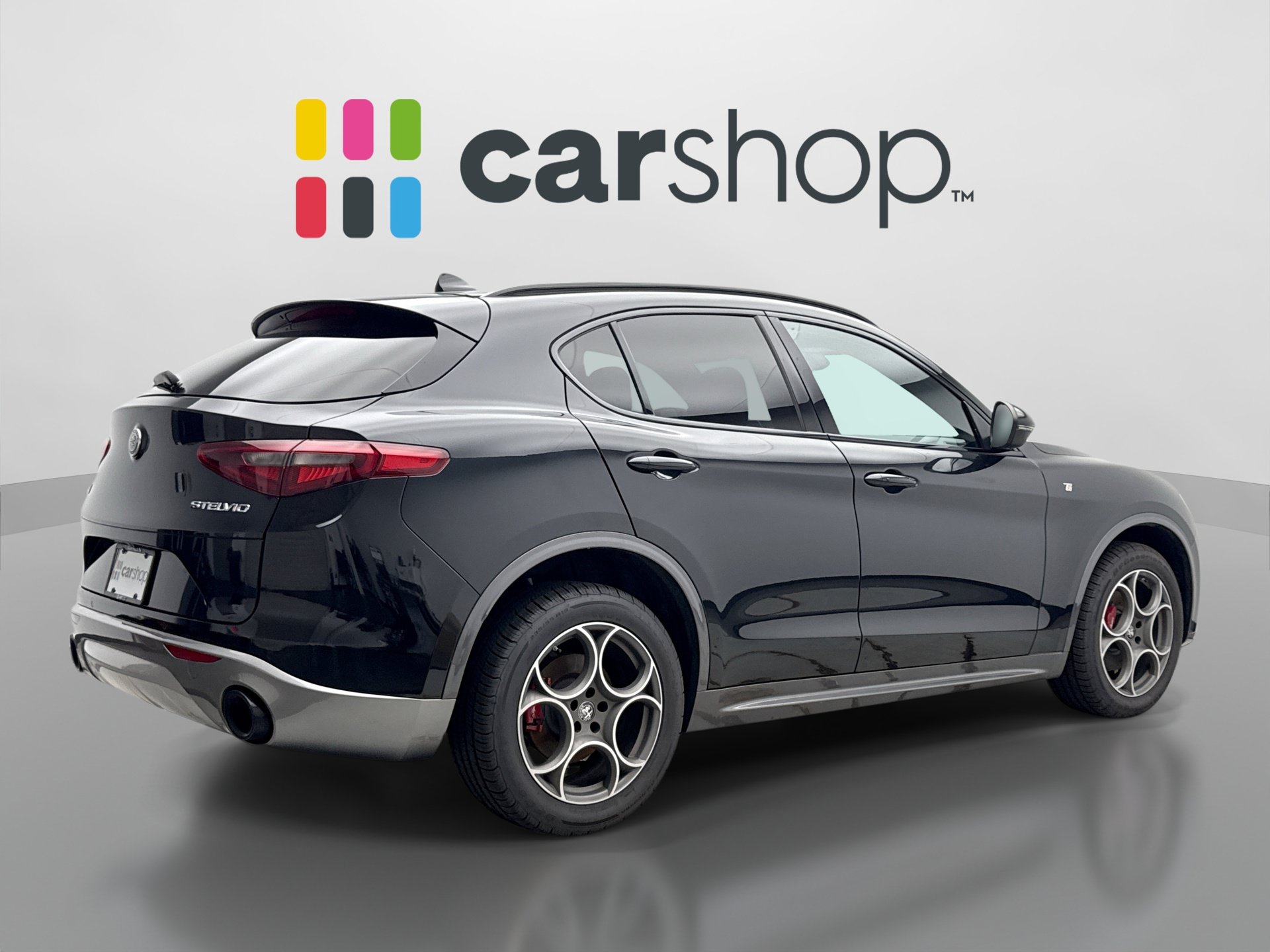 Used 2022 Alfa Romeo Stelvio Ti w/ Active Assist Plus Package AWD/4WD image 5