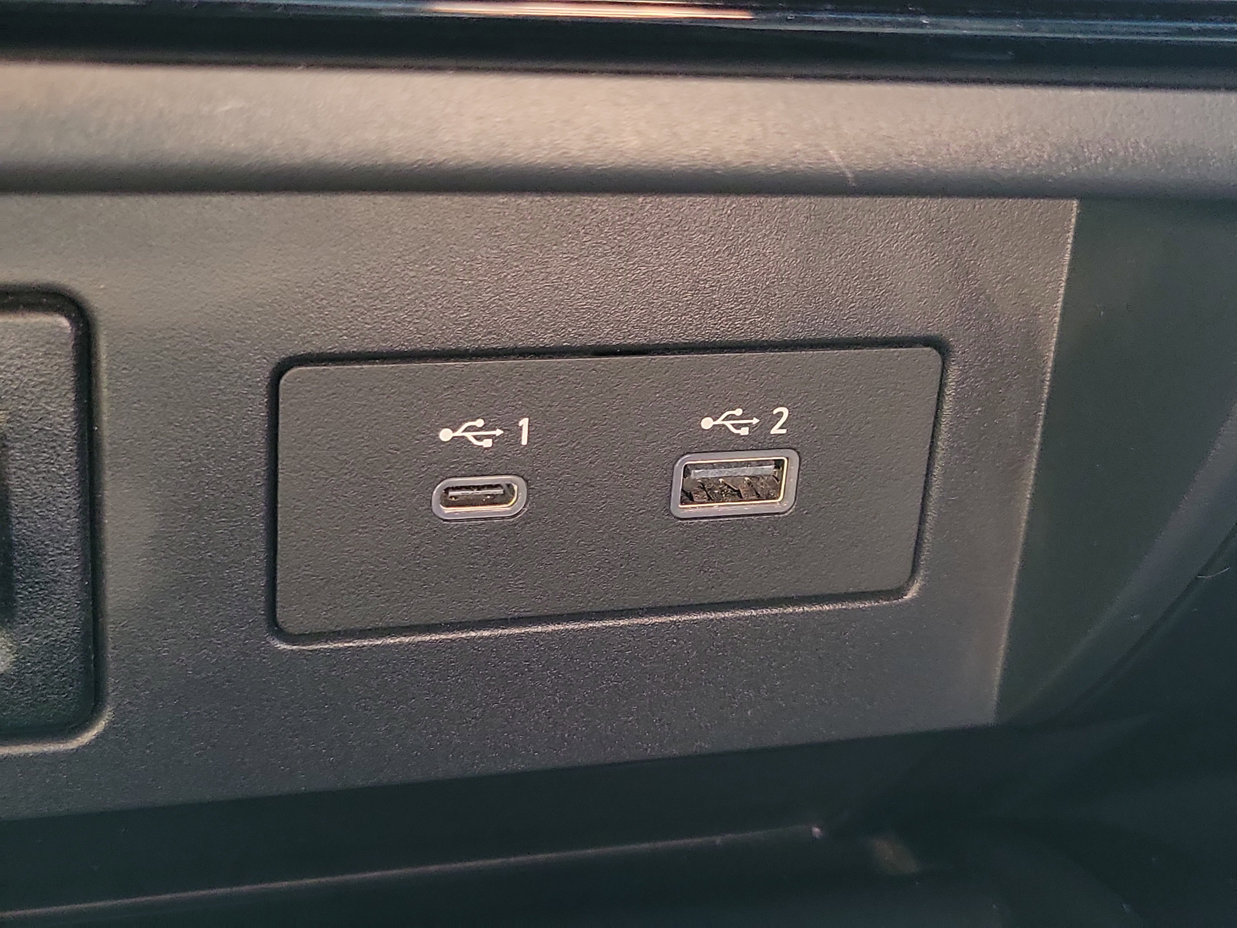 Used 2023 Nissan Titan PRO-4X w/ Pro-4x Convenience Package AWD/4WD image 22