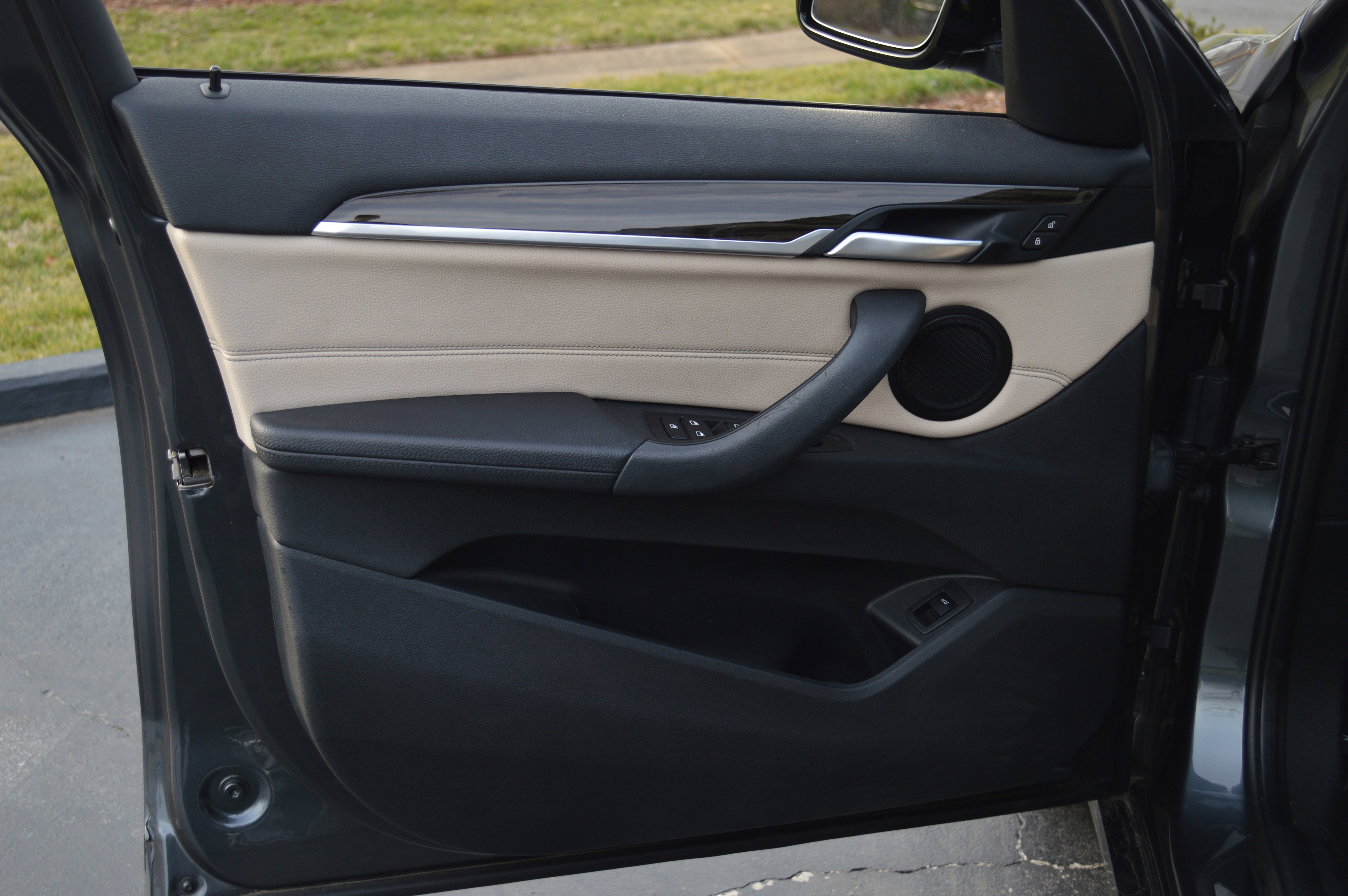 Used 2016 BMW X1 xDrive28i image 12