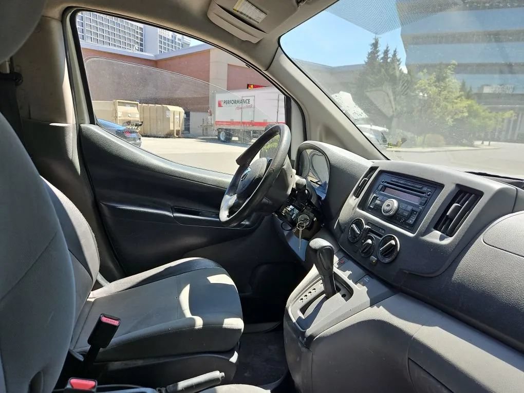 Used 2017 Nissan NV200 S FWD image 5