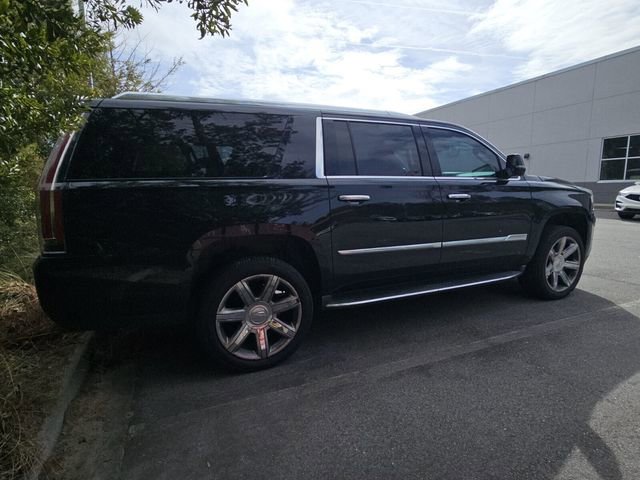 Used 2017 Cadillac Escalade ESV Luxury image 7