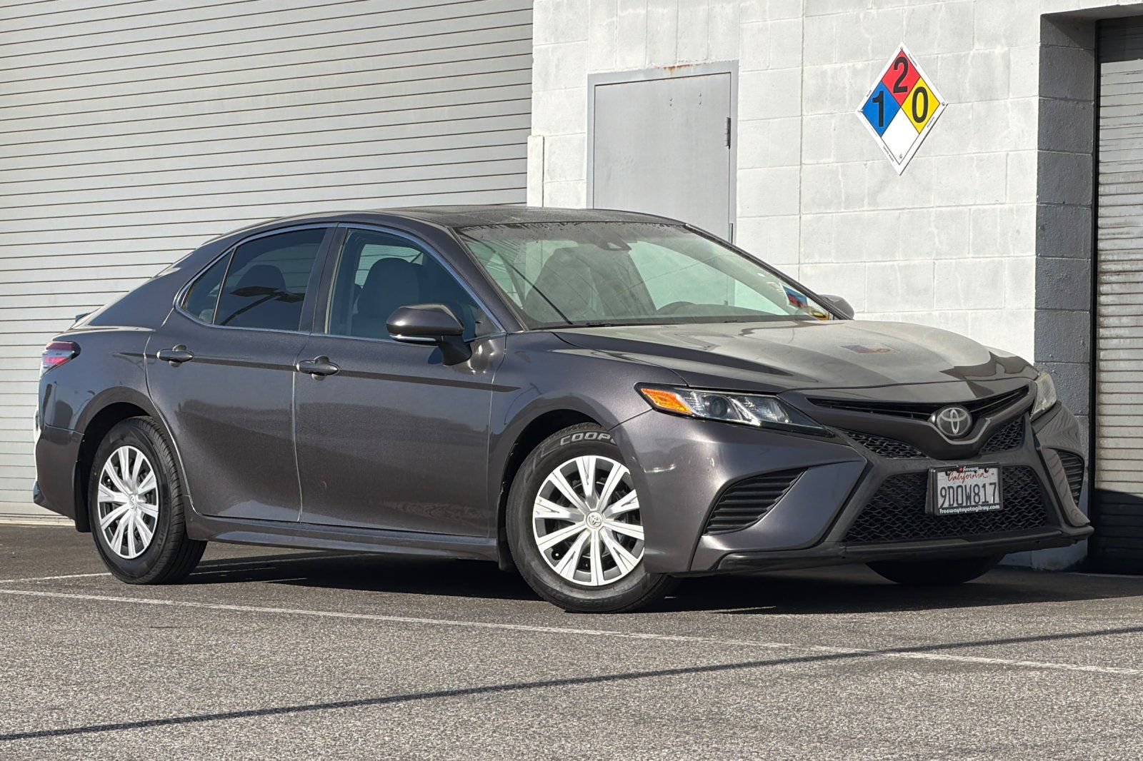 Used 2018 Toyota Camry SE w/ Moonroof Package FWD video 2