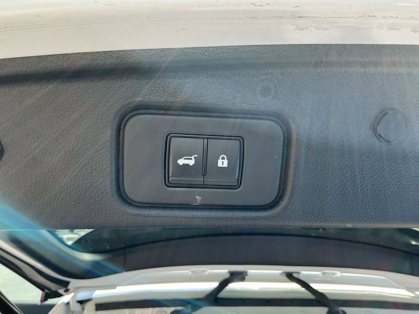 Used 2025 Nissan Pathfinder SV AWD/4WD image 20