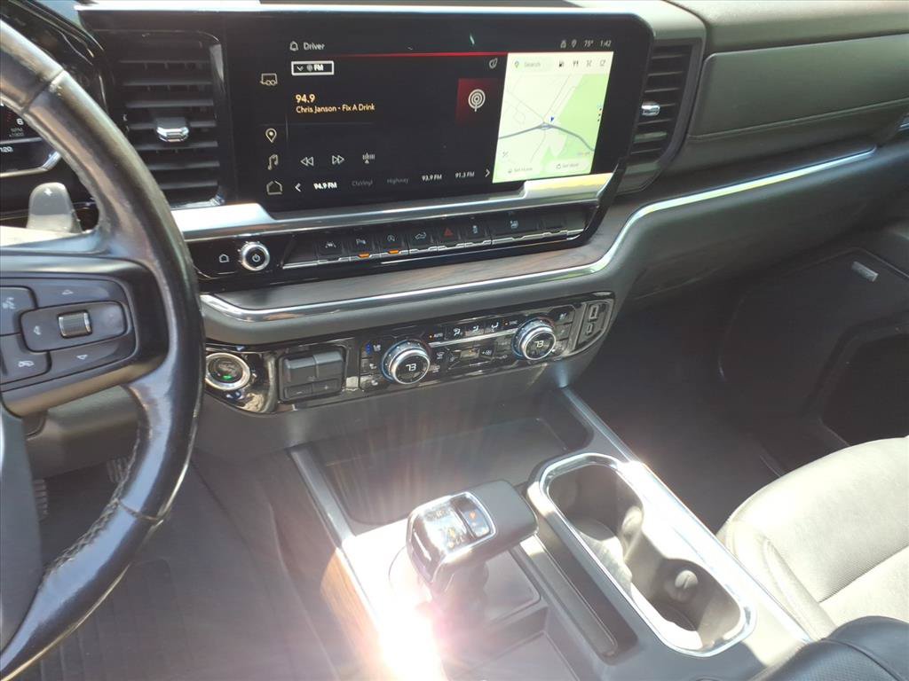 Used 2023 GMC Sierra 1500 SLT w/ SLT Premium Plus Package AWD/4WD image 34