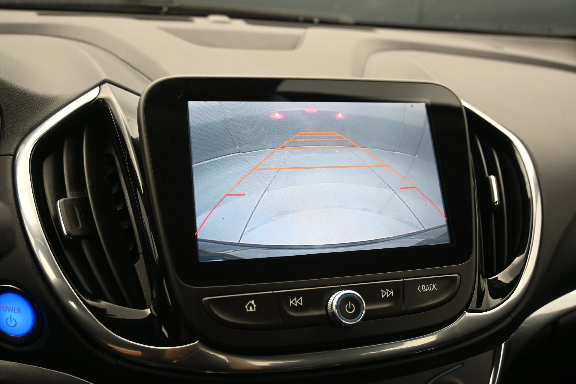 Used 2017 Chevrolet Volt Premier FWD image 21