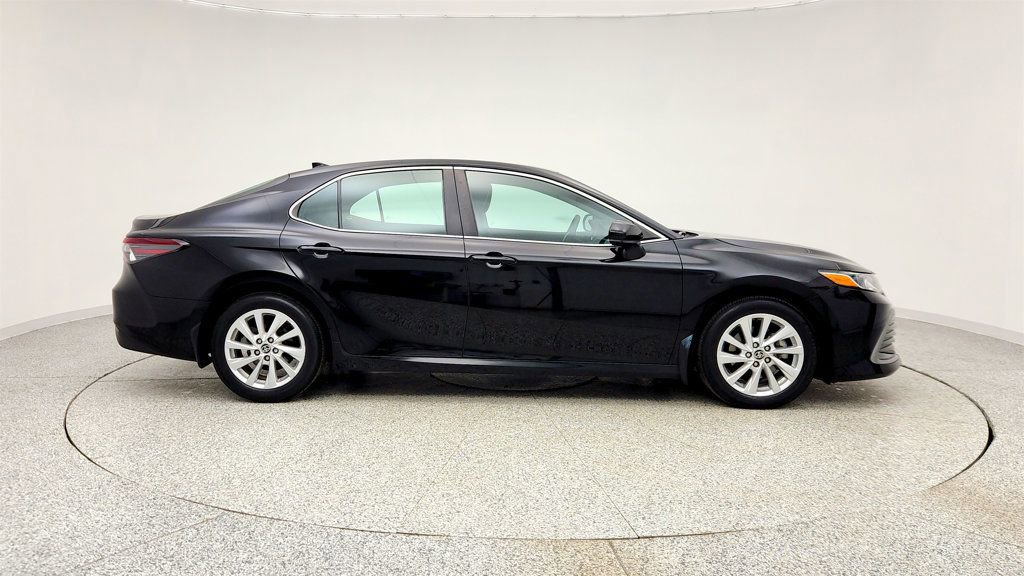 Used 2023 Toyota Camry LE image 4