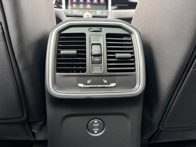 Certified 2026 Porsche Macan image 24