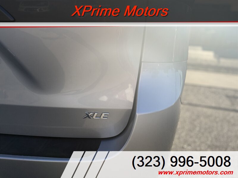 Used 2015 Toyota Sienna XLE w/ XLE Navigation Package FWD image 10