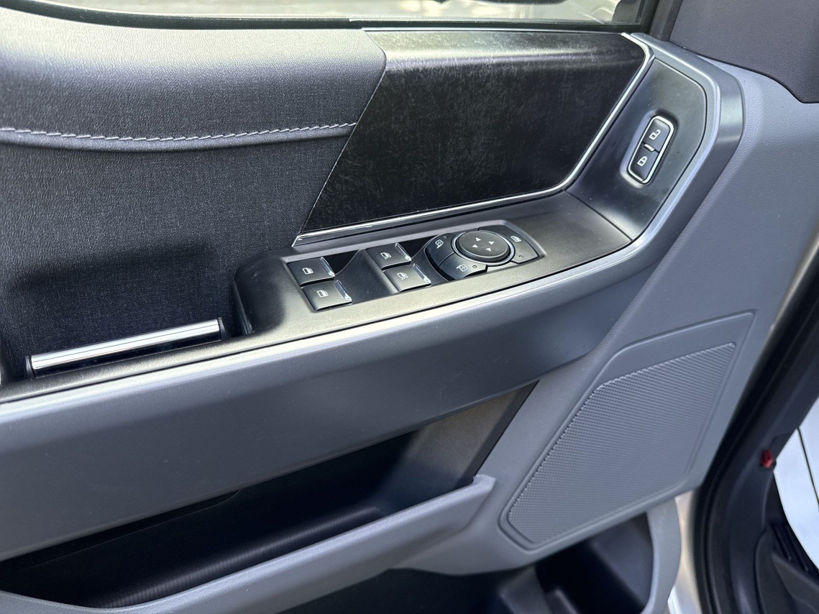 Used 2023 Ford F150 Lightning XLT AWD/4WD image 14