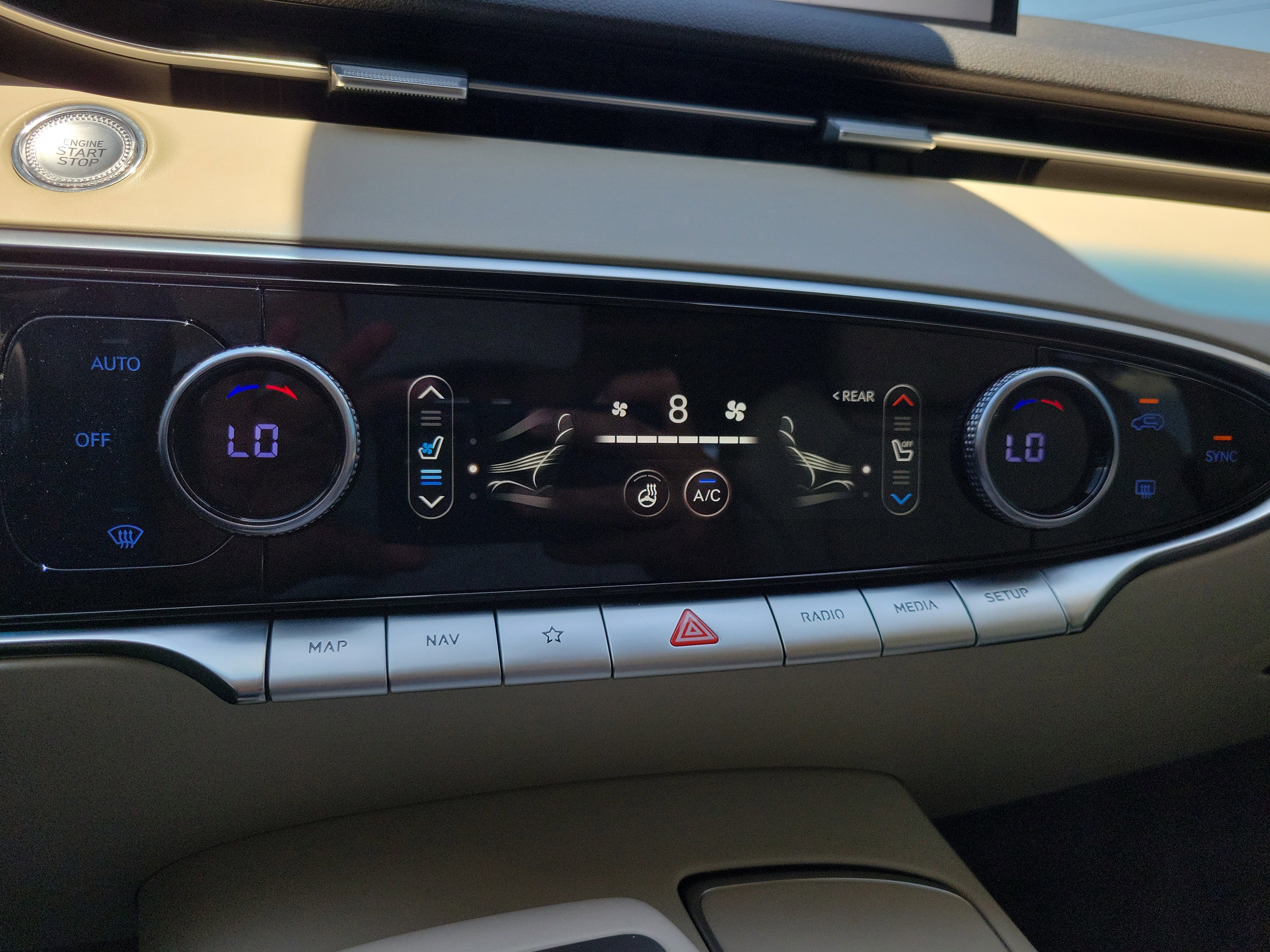 Used 2023 Genesis GV70 2.5T w/ Select Package AWD/4WD image 26