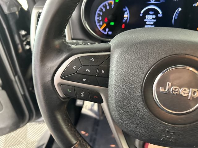 Used 2018 Jeep Grand Cherokee Laredo AWD/4WD image 14
