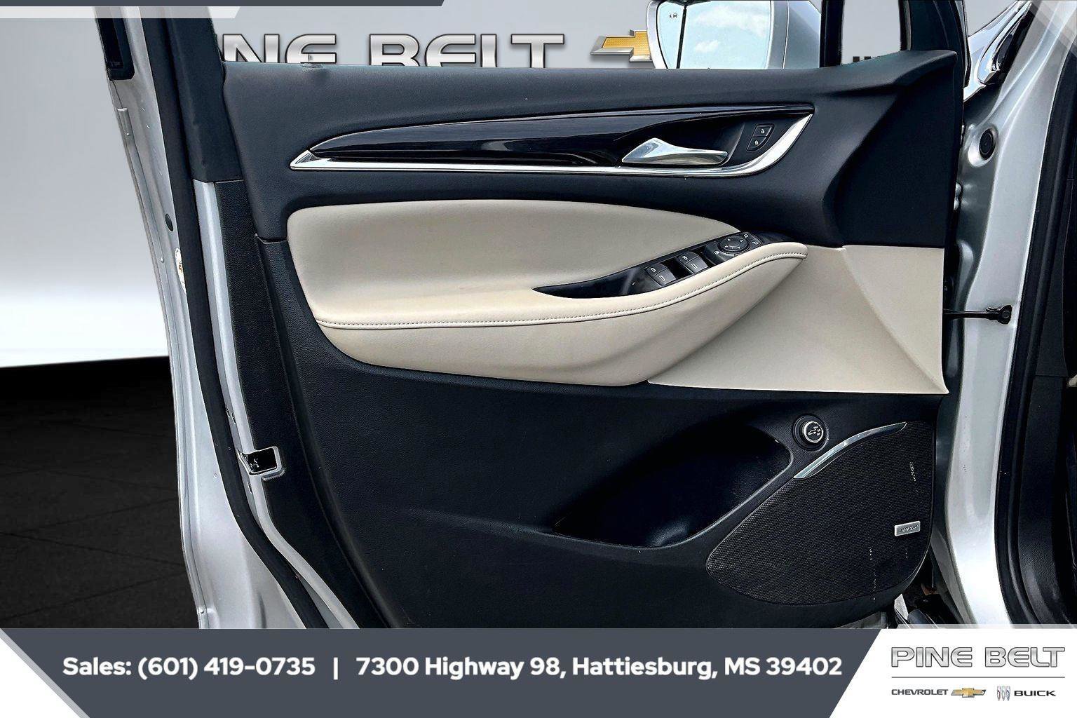 Used 2020 Buick Enclave Essence w/ Sport Touring Edition FWD image 17