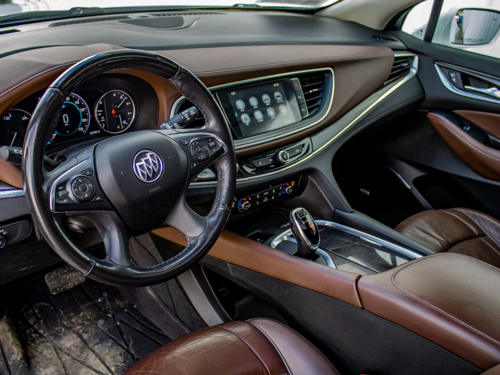 Used 2018 Buick Enclave Avenir w/ Avenir Technology Package AWD/4WD image 19
