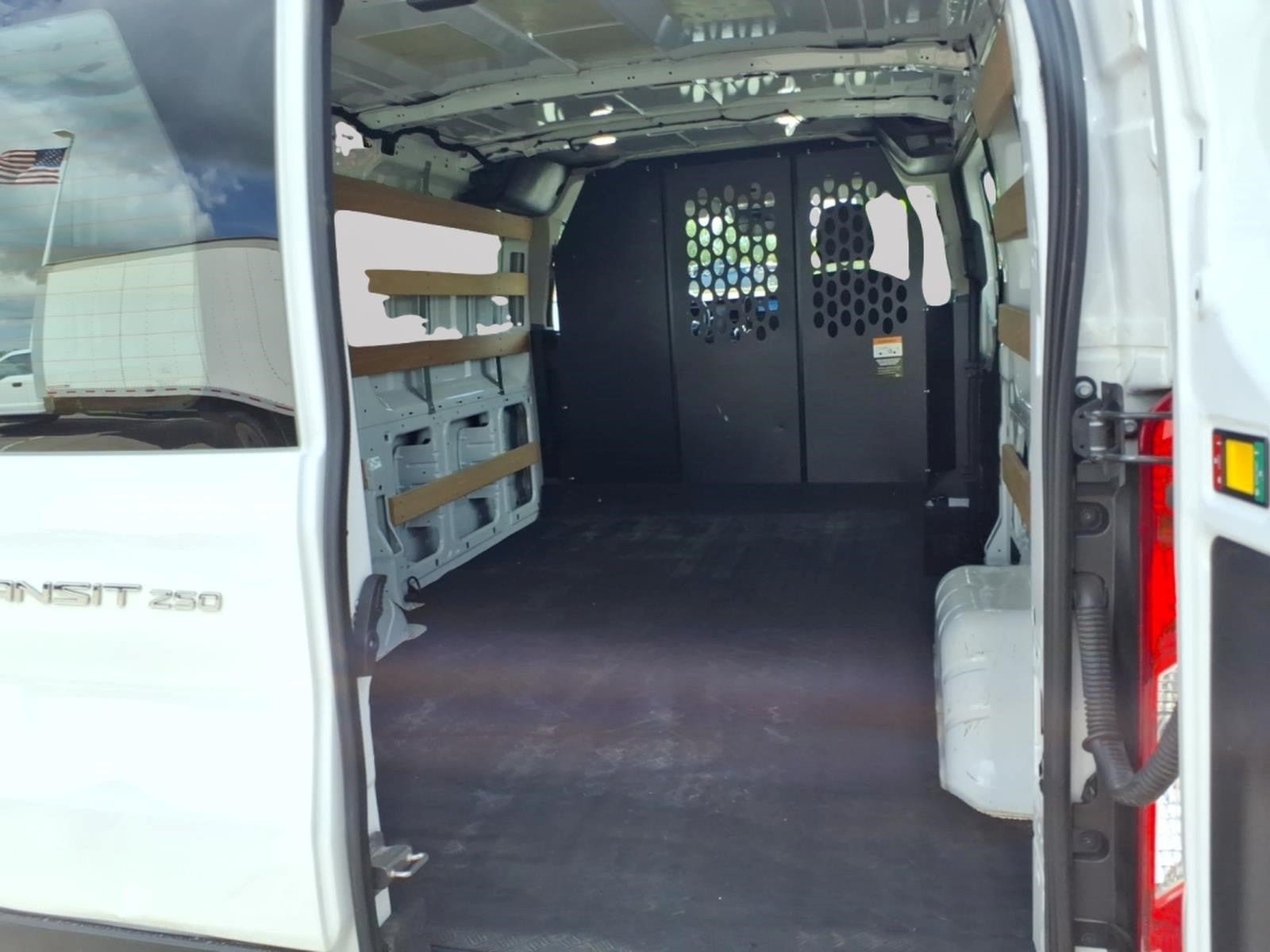Used 2025 Ford Transit 250 Low Roof w/ Exterior Upgrade Package RWD image 9