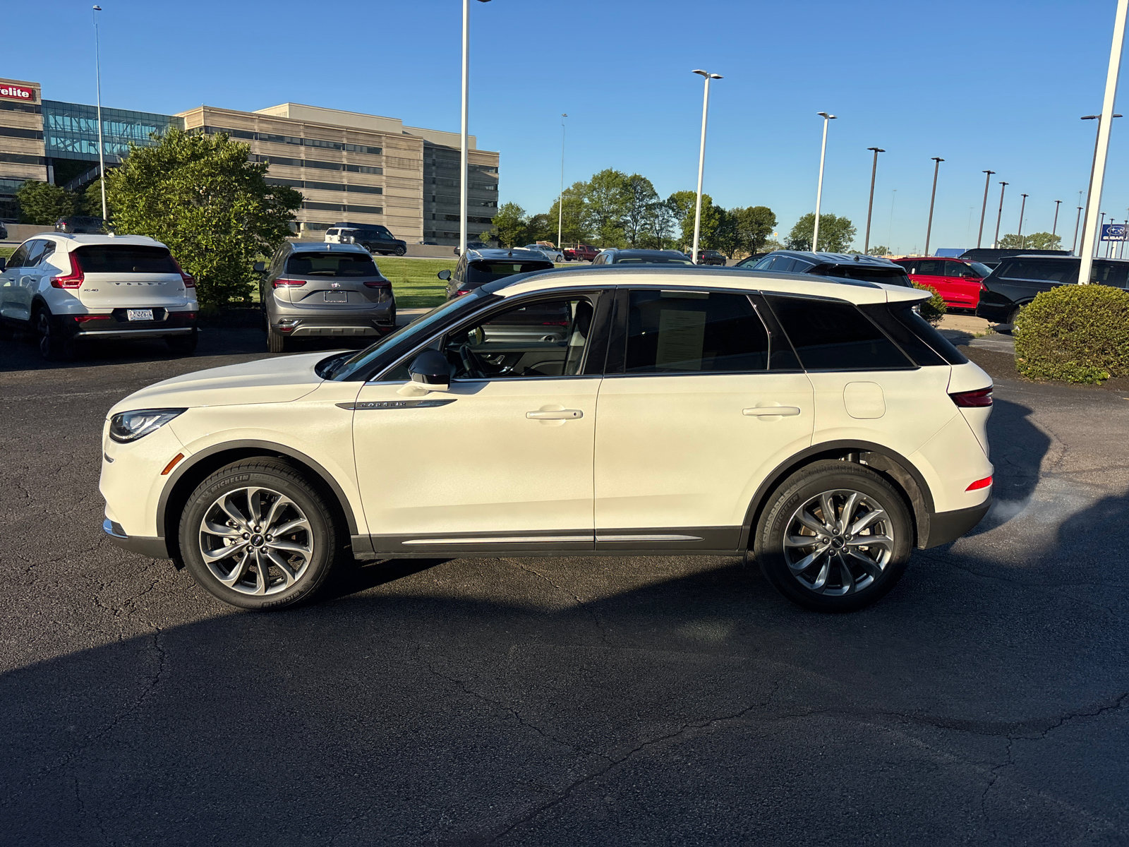 Certified 2022 Lincoln Corsair AWD w/ Premium Package image 4