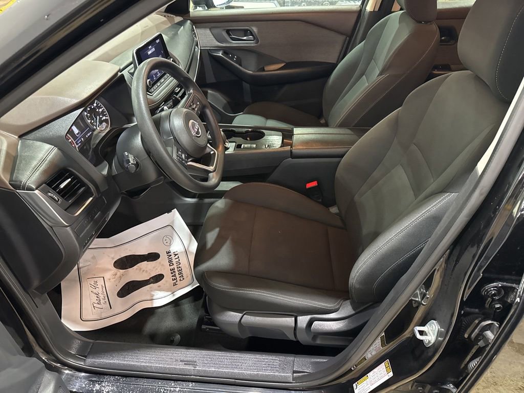 Used 2023 Nissan Rogue S image 11