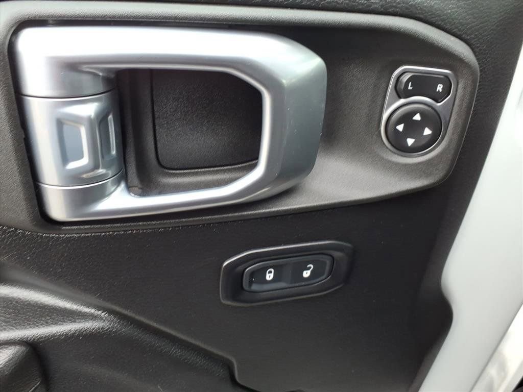 Used 2021 Jeep Gladiator Willys image 22
