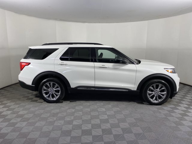 Used 2022 Ford Explorer XLT w/ Equipment Group 202A AWD/4WD image 8