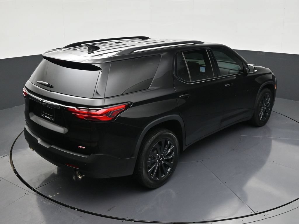 Used 2022 Chevrolet Traverse RS FWD image 16