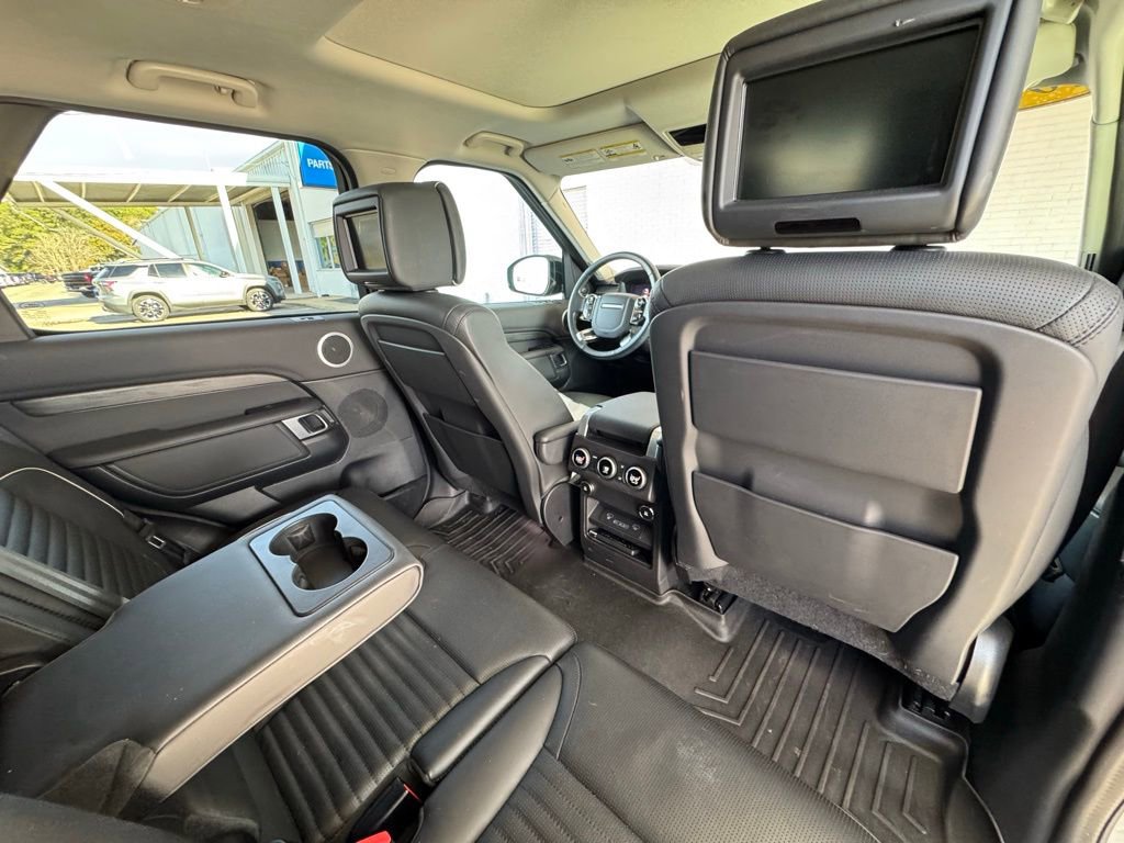 Used 2020 Land Rover Discovery HSE image 30