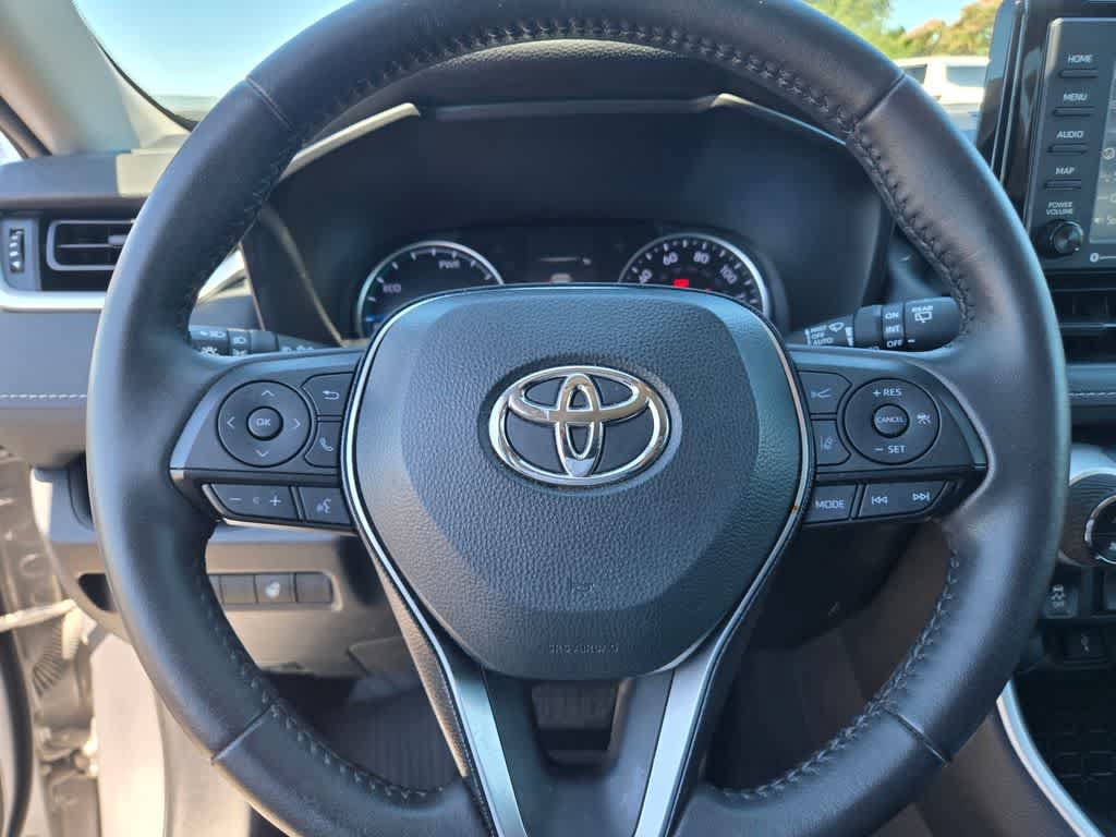 Used 2020 Toyota RAV4 XLE w/ XLE Grade Weather Package AWD/4WD image 22