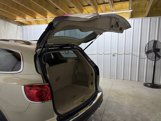 Used 2011 Buick Enclave CXL image 11